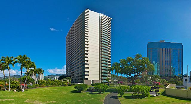 Kukui Plaza